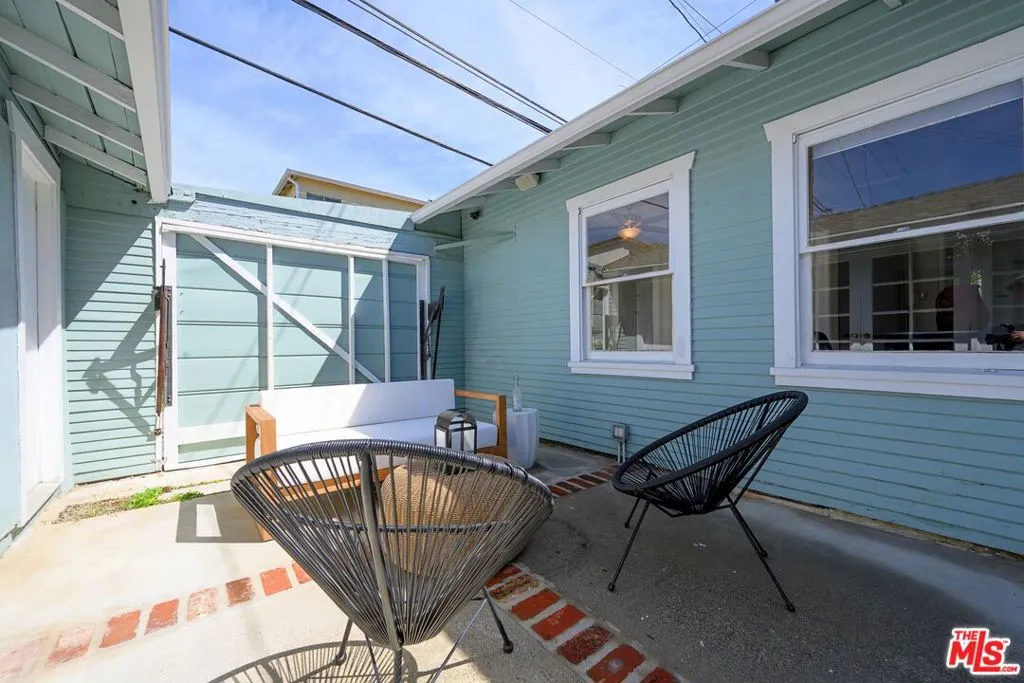 2213 Arizona Avenue, Santa Monica, California 90404 home-pic-16